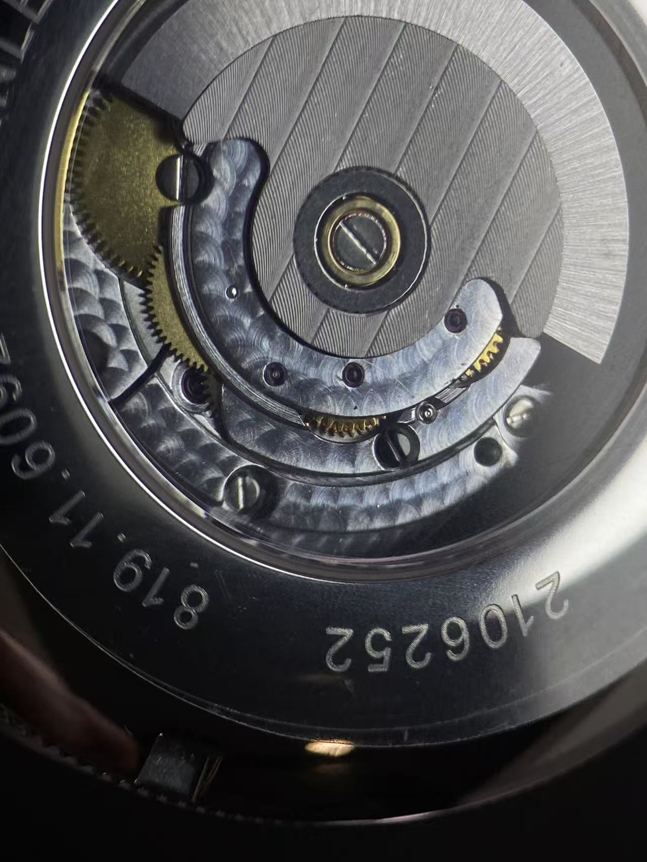 Luxury Moon Phase Power Reserv - Guilloché Dial Watch recension och pris