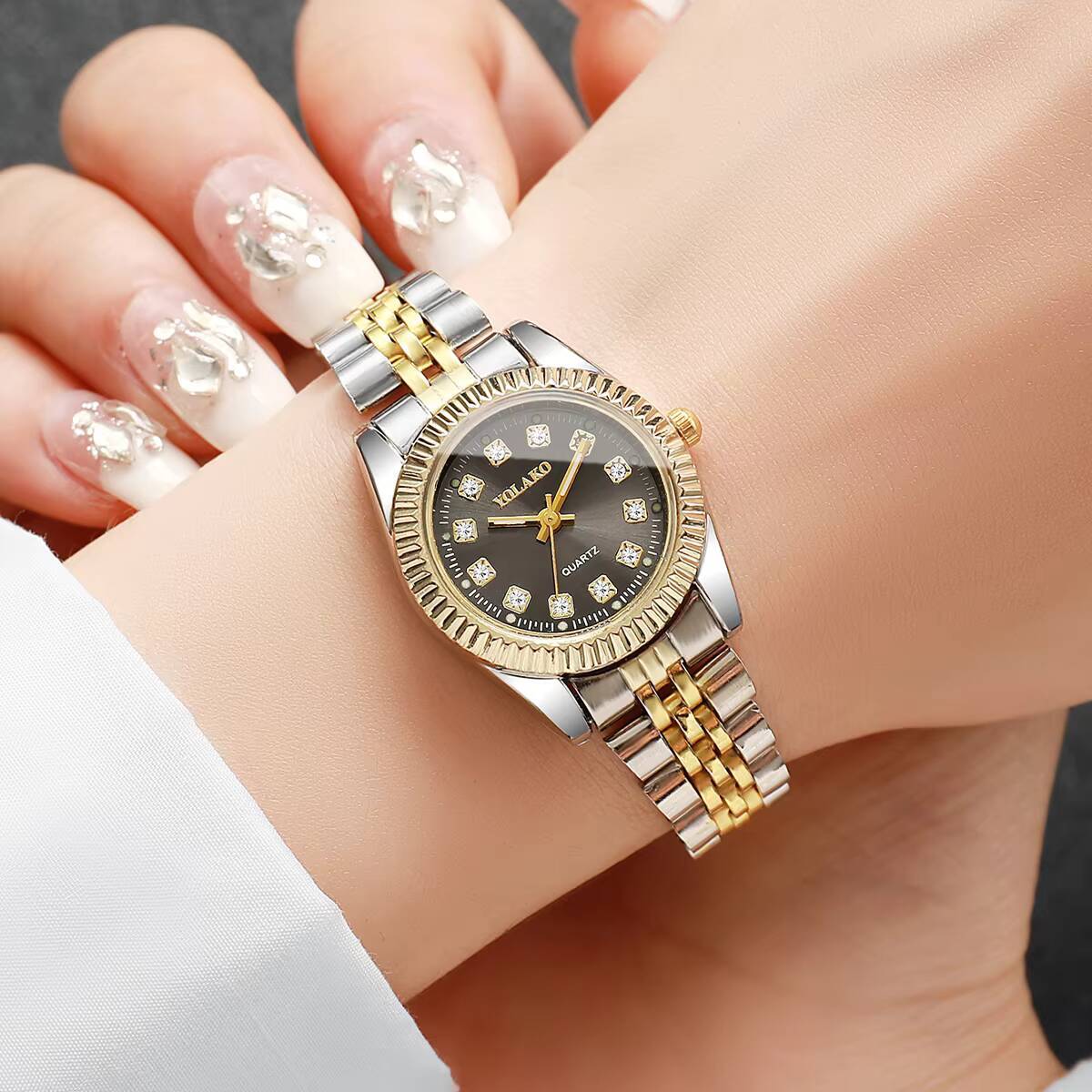 Fashion Rhinestone Women Quart - Luxury Watch Travel Case recension och pris